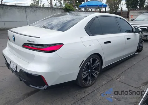 2023 BMW I7 xDrive60 z USA, uszkodzony, nr VIN WBY53EJ01PCN77765